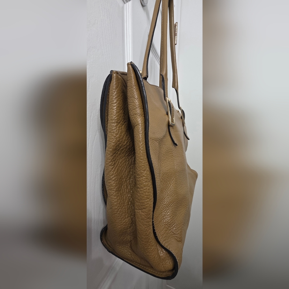 COCCINELLE leather Tote Bag in Tan with Gold Accent. Made in France. - Picture 3 of 4